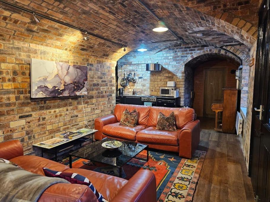 Вилла The Armoury: Stylish Ww1 Bunker Норт-Квинсферри Экстерьер фото